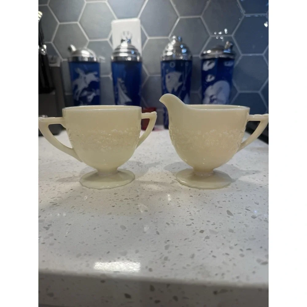 Indiana Custard Creamer And Sugar Uranium Depression Custard Glass
